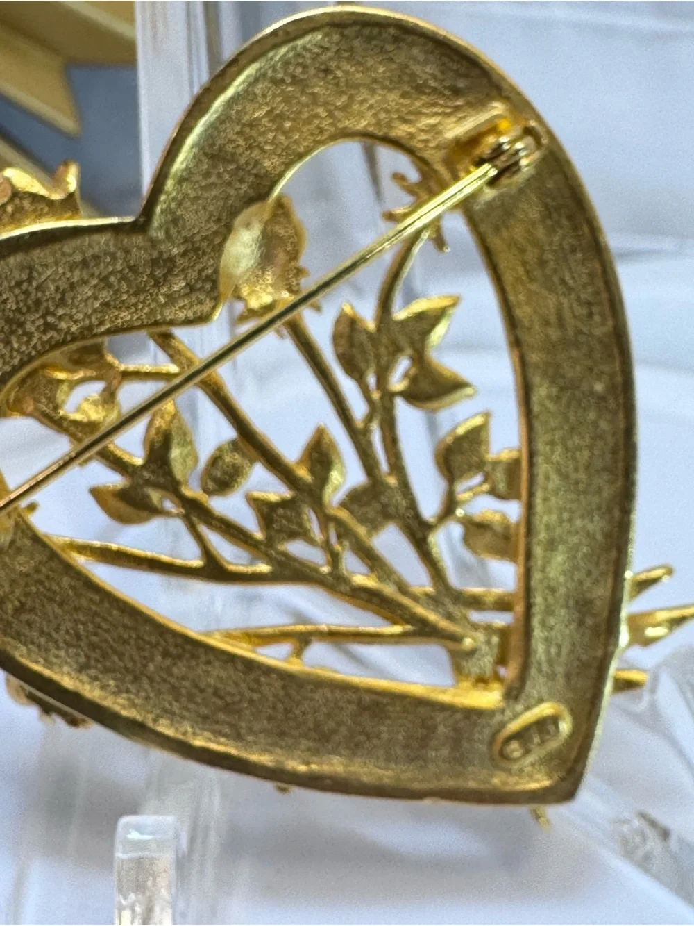 JJ Gold Heart Floral Brooch